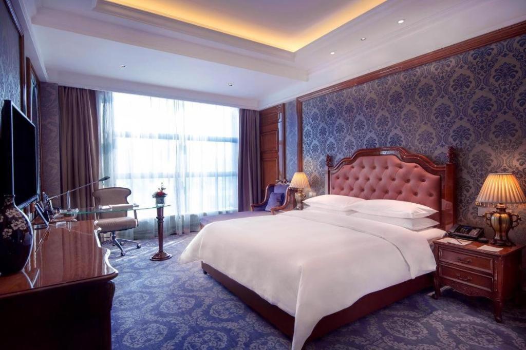 Chongqing Huachen International Hotel Exterior photo