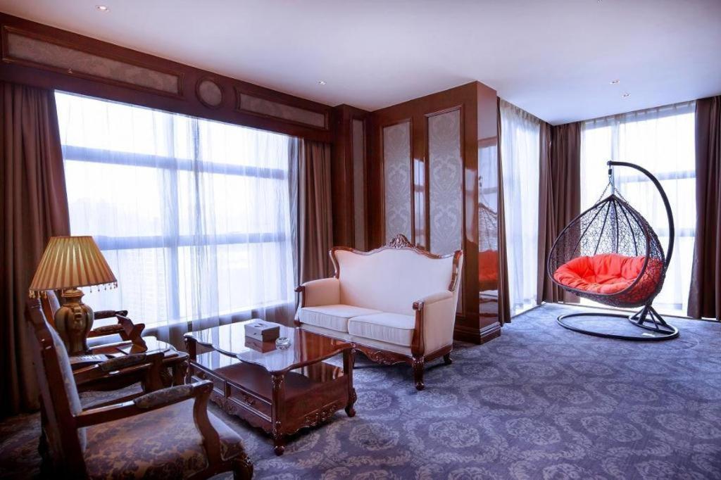 Chongqing Huachen International Hotel Exterior photo