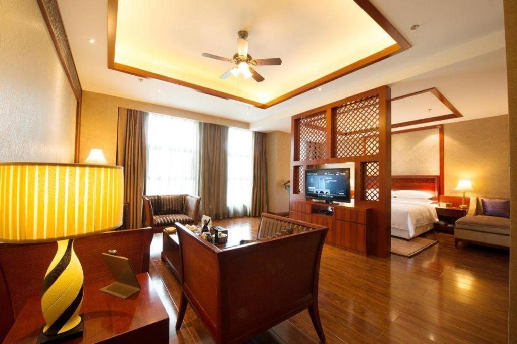 Chongqing Huachen International Hotel Exterior photo