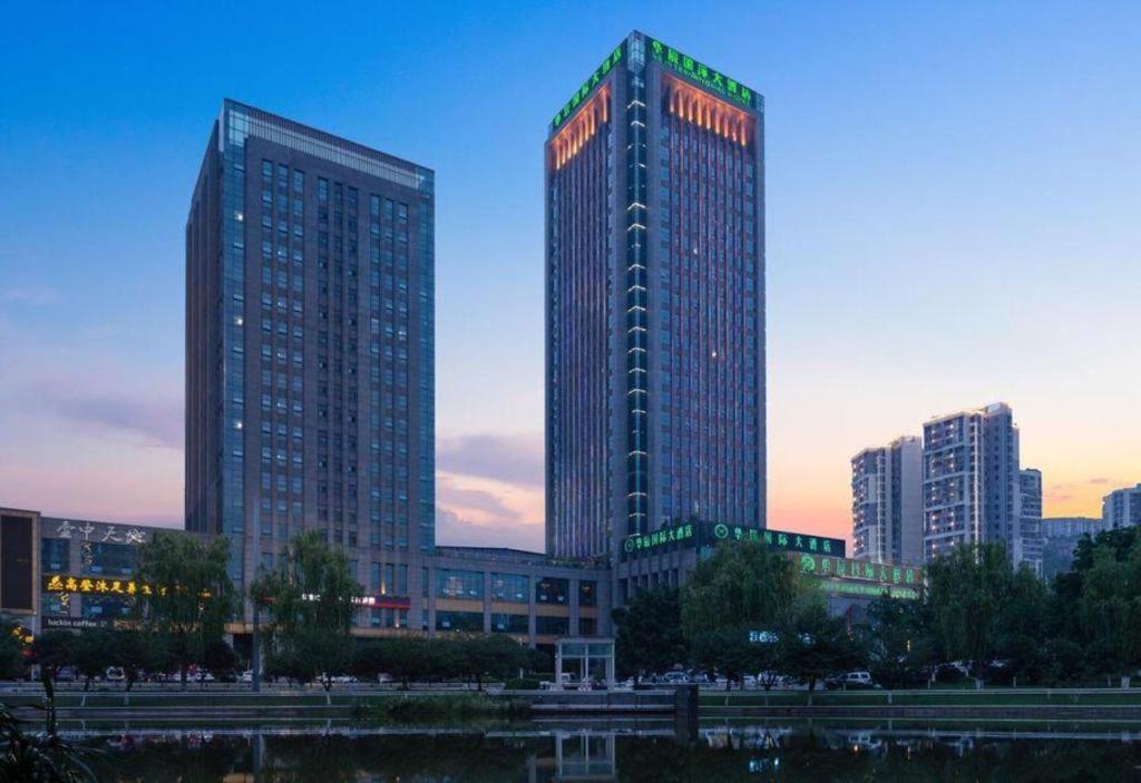 Chongqing Huachen International Hotel Exterior photo
