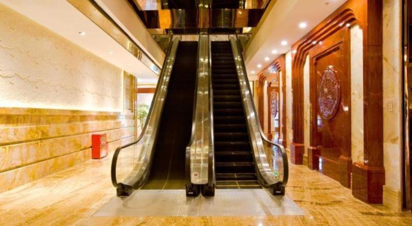 Chongqing Huachen International Hotel Exterior photo